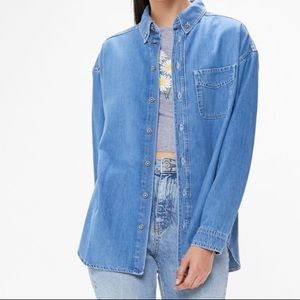 UO Chase Chambray Button-Down Shirt